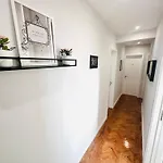 The Crespo House - No 3D - Rooms & Stays